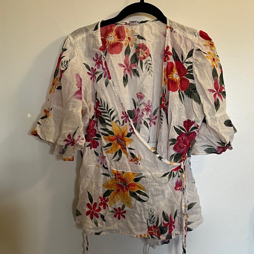 Flowered casual top